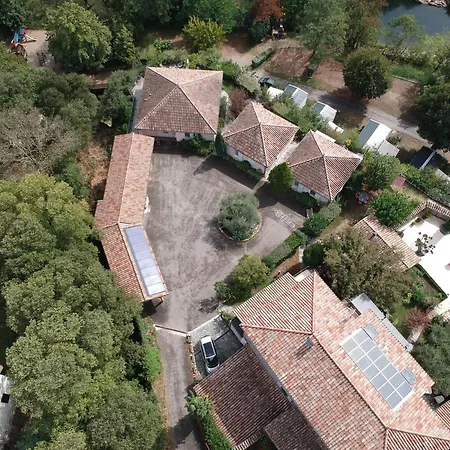 De Neyrac, Rose - Piscine, Riviere A 100 M, Vue Sur Les Collines