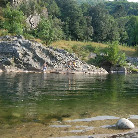 Apartment De Neyrac, Rose - Piscine, Riviere A 100 M, Vue Sur Les Collines *
